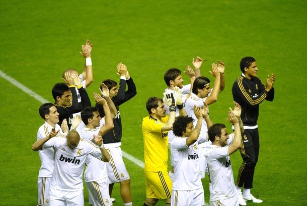 Thắng trận 3 - 0, Real Madrid đã chính thức đoạt ngôi vô địch La Liga mùa bóng 2011/2012 khi hơn Barca 7 điểm trên BXH, trong khi giải TBN chỉ còn 2 vòng đấu cuối.